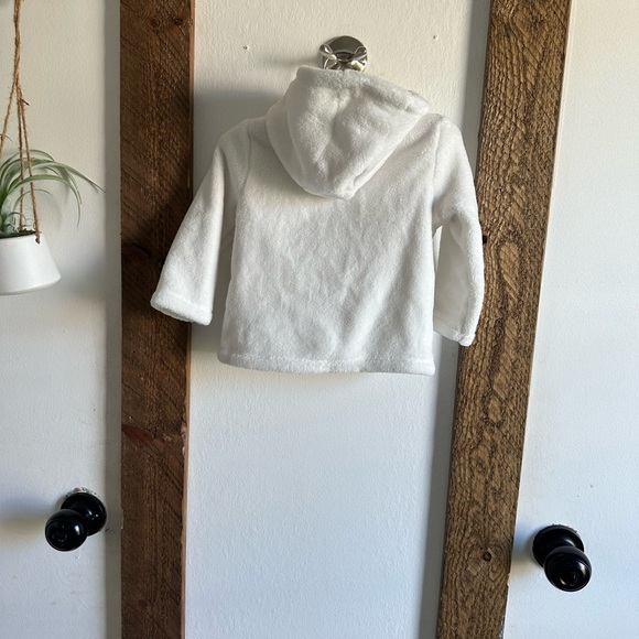 New Carter’s White Fleece Zip Hoodie Jacket 12 Months Baby
Brand new without tag - Picture 3 of 6